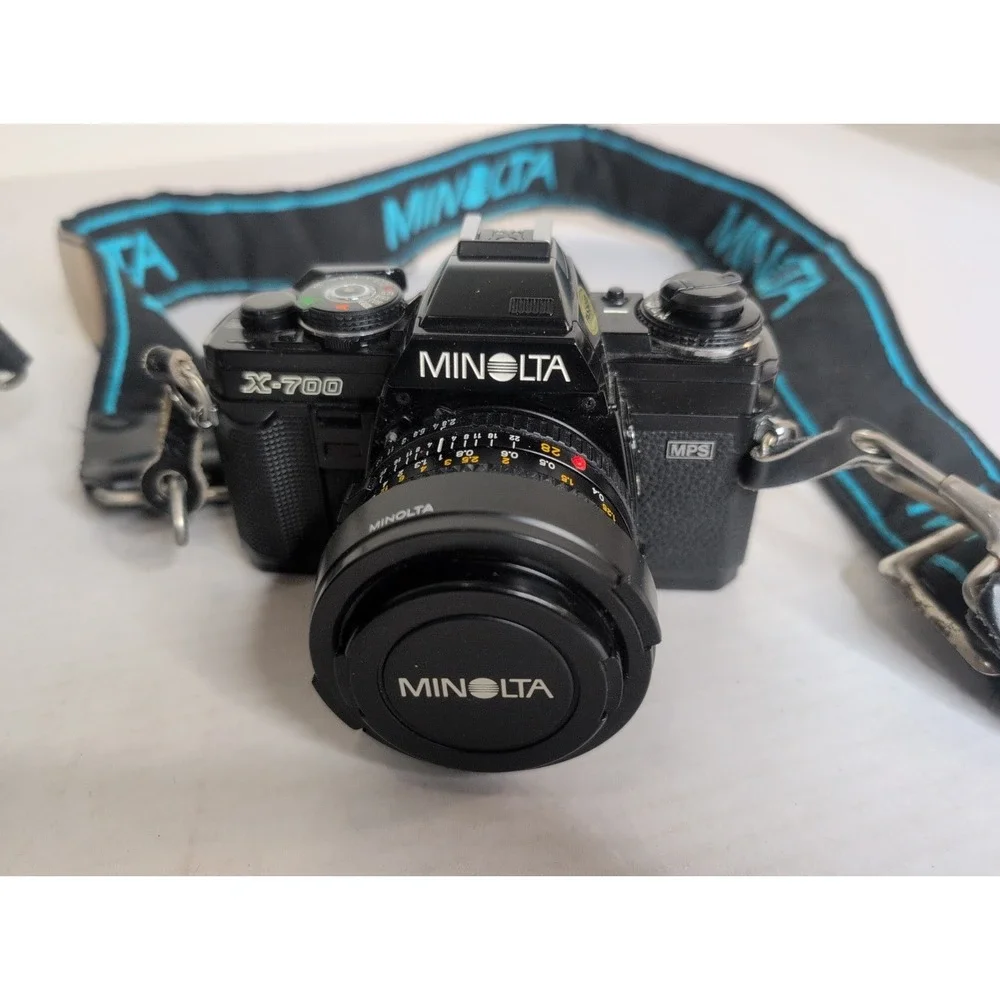 Minolta X-700 35mm Film SLR Camera Kit with 28mm Lens